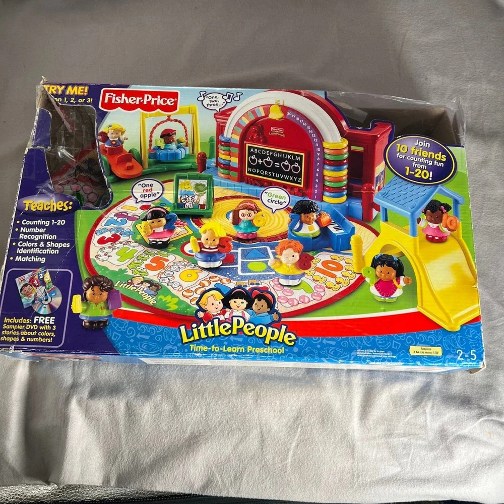 Fisher Price Little People Time-to-Learn Preschool Playset Musical 10 People